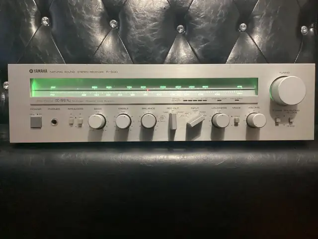 VINTAGE YAMAHA R 500 AMFM STEREO RECEIVER CIR 1981 MADE IN JAPAN in Stereo Systems & Home Theatre in City of Toronto - Image 2
