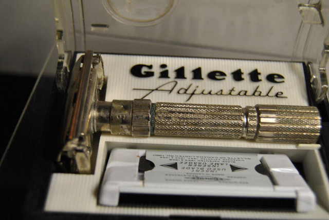 Vintage Gillette Adjustable Safety Razor 1-9 Fat Boy w/ Case USA in Arts & Collectibles in Vancouver - Image 4