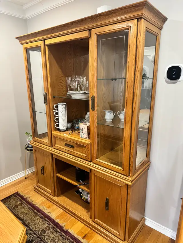Wooden Hutch in Hutches & Display Cabinets in Mississauga / Peel Region - Image 3