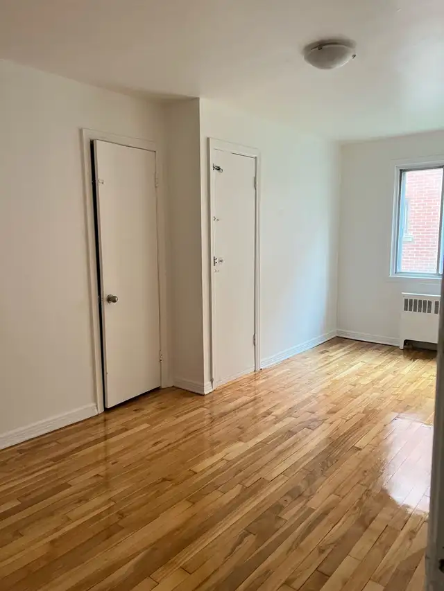 2 Bedrooms | 1 Bathroom || NDG in Other in City of Montréal - Image 3