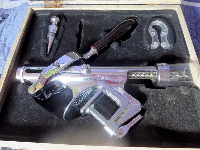 ►'Schwartzegger und Sohn' 5lb Chrome Wine Bar Corker◄