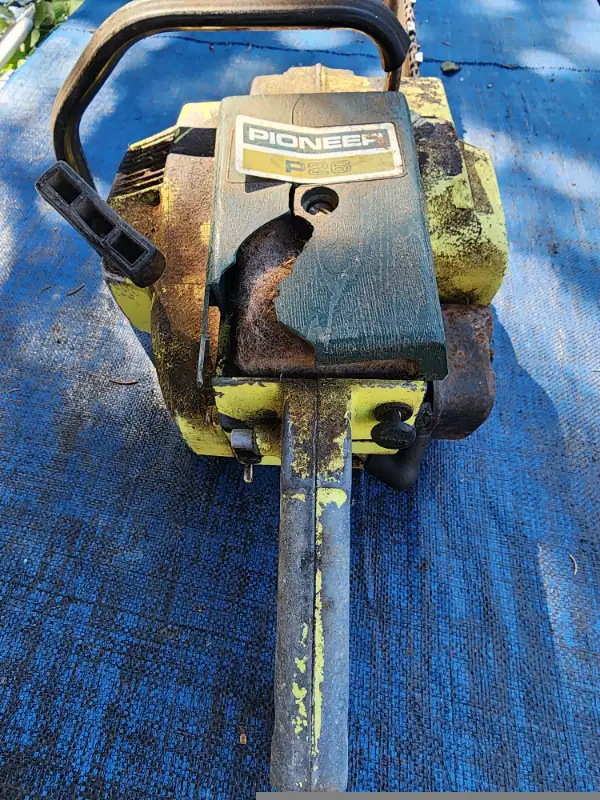 Pioneer P26 Easy Arc Starting Antique Gas Chainsaw 18 Inch Bar in Outdoor Tools & Storage in Windsor Region - Image 7