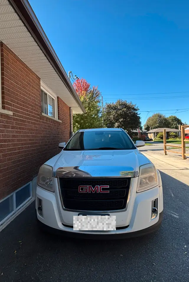 2014 GMC Terrain AWD in Cars & Trucks in Oshawa / Durham Region - Image 2