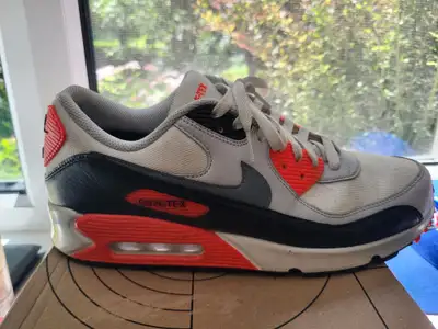 Gently used mens gore tex air max. Size 11.5 only worn a few times. Paid $260 asking $120 OBO.