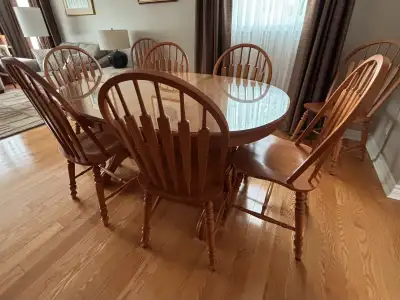 Roxton Temple Stuart Solid Maple Dining Room Table & Chairs, View more