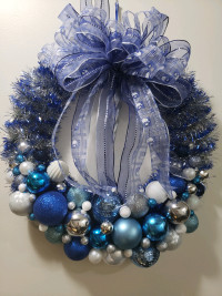 18" Christmas wreath, blue, white and silver , new