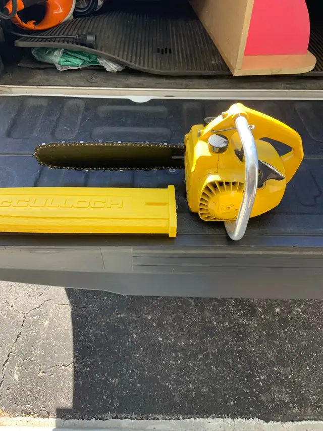 Vintage McCullough mini Mac chainsaw in Other in Oshawa / Durham Region - Image 2