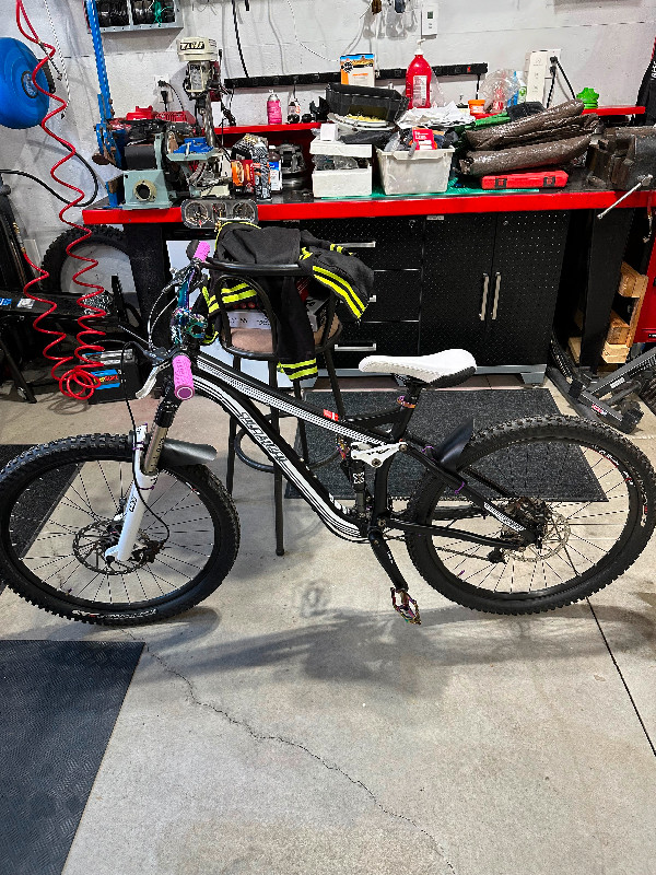 2009 Specialized pitch comp fsr like new $1500 small in Mountain in Edmonton - Image 2