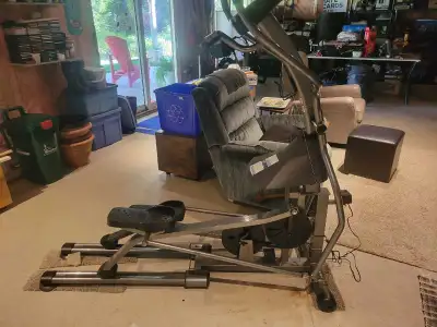Horizon 500 elliptical trainer in excellent working condition,price up Stratford west end