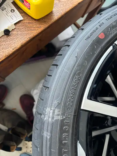 Tires and Rims 4 Toyo Extensa AS II Mud and Snow 195/50R 19 Load index 88 Less than 100 km on. 4@ 15...