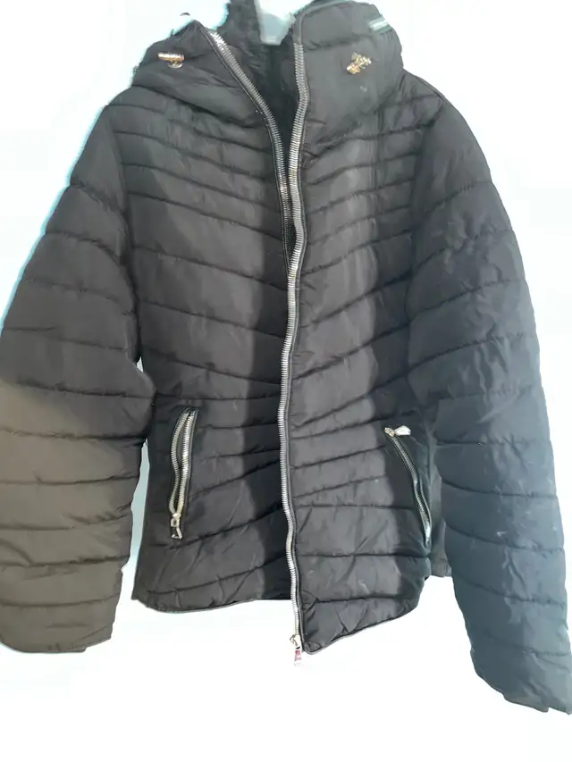 Women’s winter coat /manteau d’hiver femmes noir  in Women's - Tops & Outerwear in City of Montréal - Image 2