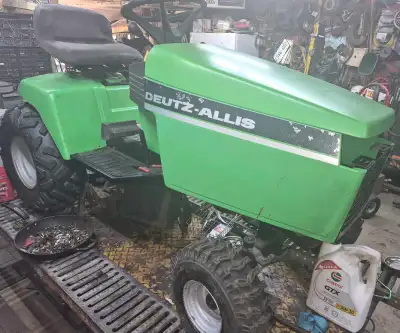 Deutz Allis 1616 Lawn Tractor 44 in Deck , View more