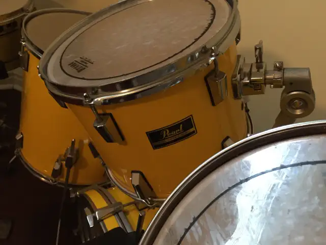 set of 7 pcs. of drums for sale in Drums & Percussion in City of Toronto - Image 9