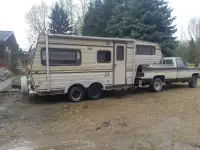 1985 Travelaire  fifth wheel trailer