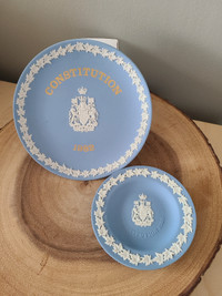 Wedgwood Constitution 1982 - set of 2 Jasperware plates