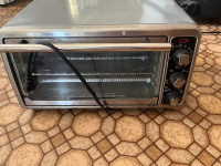 Various new/well maintained kitchen appliances 