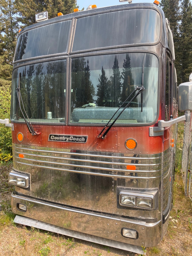  Prevost Country Coach in RVs & Motorhomes in Yellowknife