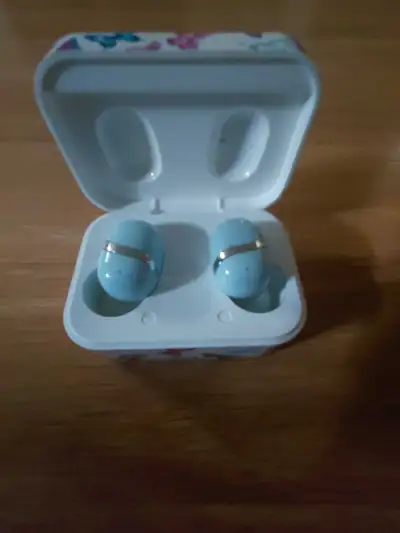 Wireless Earbuds with Butterfly Case (New), View more