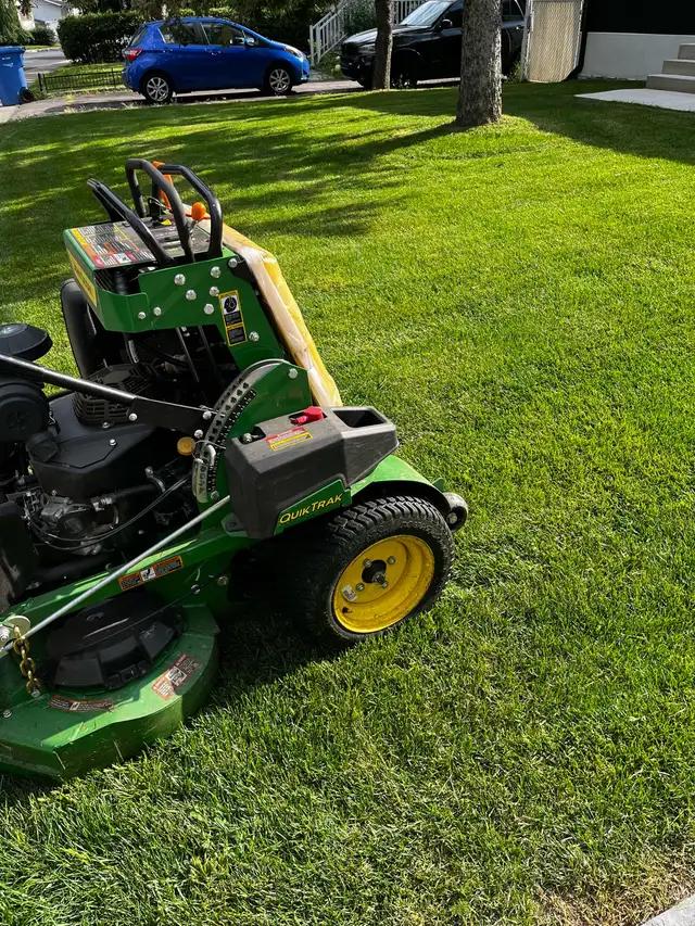Lawn Mowing565170200820459522
