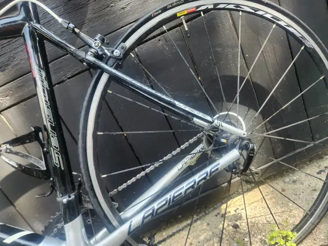 Lapierre Sensium Pro 300 – Carbon Road Bike – Ultegra Upgrade in Road in Ottawa - Image 6