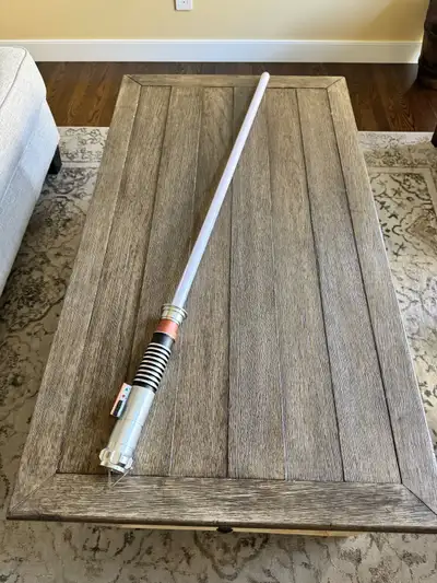 Excellent working lightsaber - like skywalker.