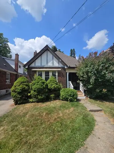 Looking for a student to sublet a basement room for us. 7 bed 2 bath, with a kitchen, living room, f...