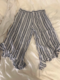 Walmart flare stripe short pants