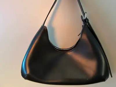 Oak and Fort Purse Black Shoulder Bag $15 mint condition, View more