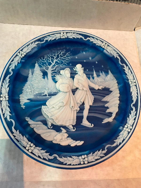 Bradford exchange Collector plates in Arts & Collectibles in Calgary - Image 3