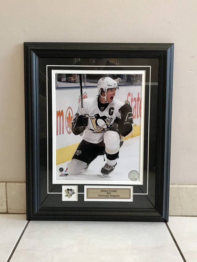 PITTSBURGH PENGUINS SIDNEY CROSBY FRAMED ART PRINT  in Arts & Collectibles in City of Toronto