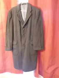 Grey mens cashmere coat. Size small.  Fix to lining