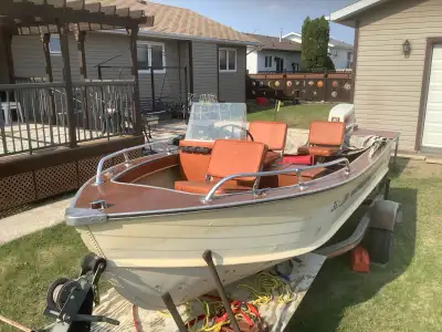 60 HP Johnson Outboard New custom boat tarp New battery New bilge pump Rebuilt carburetors New trail...