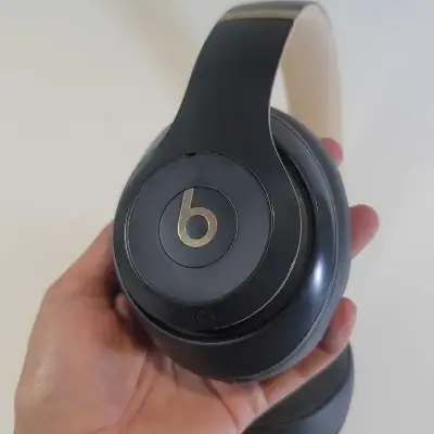 Beats Studio3, View more