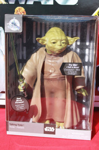 Authentic Disney Store Star Wars 10" Inch Talking Yoda Brand New