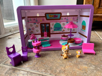 Twozies 4 PLAYSETS Cafe / Ice Cream cart / Boat / Motorcycle