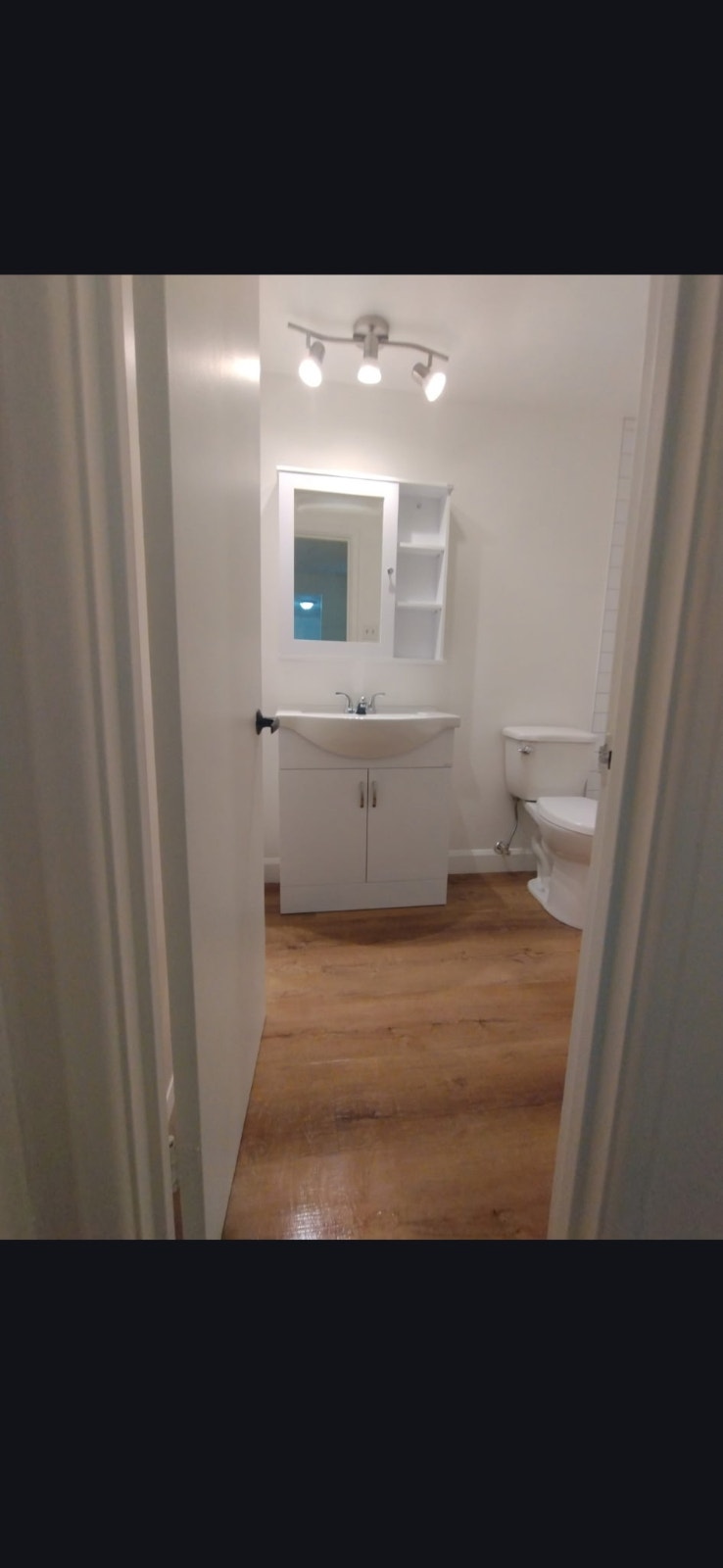 1ER SEPTEMBRE, CHARLESBOURG, 3 1/2 RÉNOVÉ À 849$ CHAUFFÉ, EAU CH — photo 3