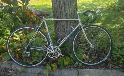 Late 70's Benotto road bike in very good condition. Relatively new tires in great condition. Mechani...