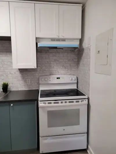 Looking for one roommate in a 3-bedroom, 1-bathroom apartment. Move-in available: March 1 Rent: $850...