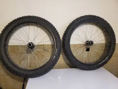 Surly Nate 26" tires and fatbike rims 150/197mm, View more