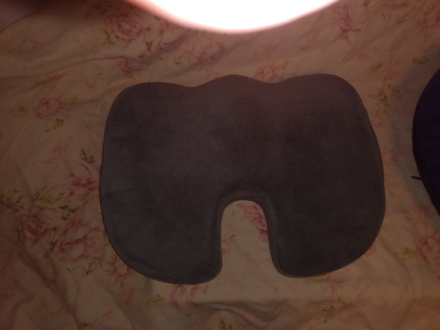 Hemorrhoid cushions in Health & Special Needs in City of Toronto - Image 3