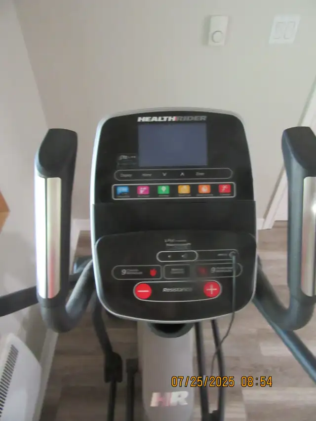 Health Rider H50e Elliptical Trainer - Excellent Condition63234604520961121