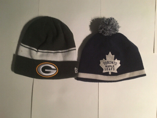 Tuque De Sport Authentic Football Hockey Baseball in Arts & Collectibles in Laval / North Shore