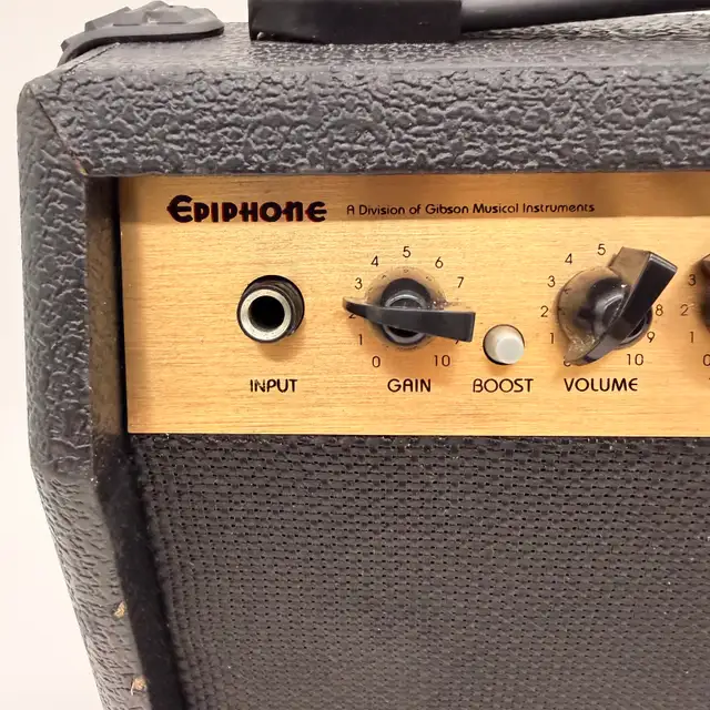 Epiphone Studio 10S 10W Guitar Amplifier Practice Amp in Amps & Pedals in City of Toronto - Image 3