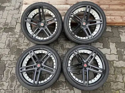 Set of staggered wheels and rims, they came off a 2014 Audi S4. * Front: 20x8.5 ET40 with 245/35R20...