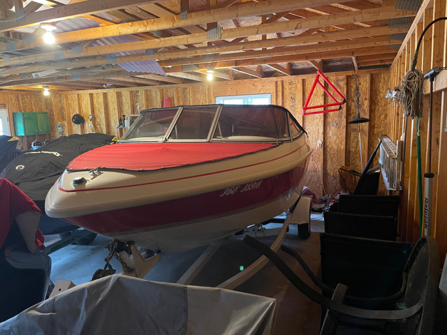 1996 18 ft StarCraft 8 passenger bowrider-Orillia in Powerboats & Motorboats in Barrie