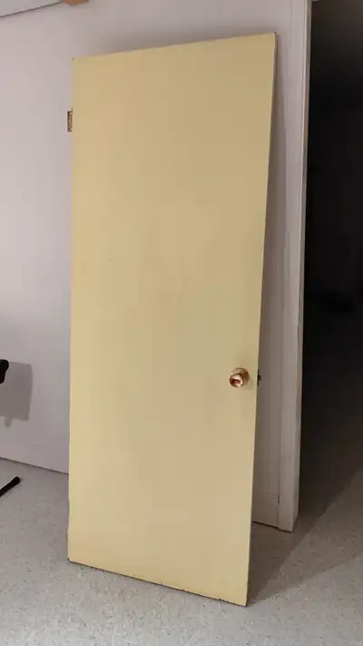 Deux (2) portes d'intérieur en lauan, View more