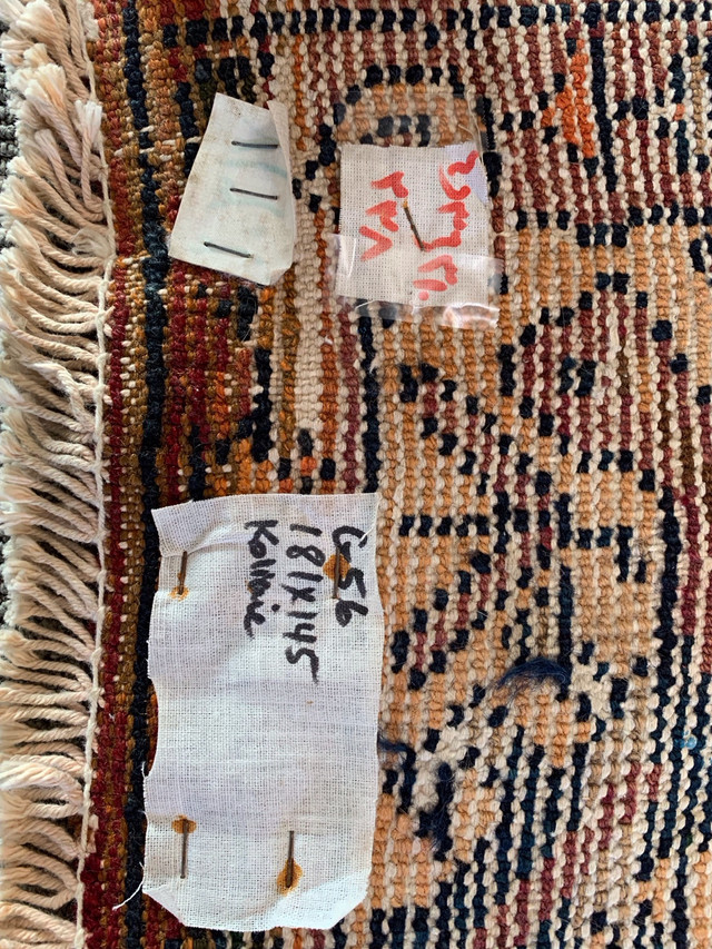 Vintage hand woven Persian rug in excellent condition in Rugs, Carpets & Runners in Lethbridge - Image 4