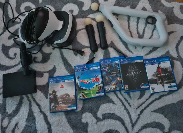 PsVr with extra in Sony Playstation 4 in Winnipeg