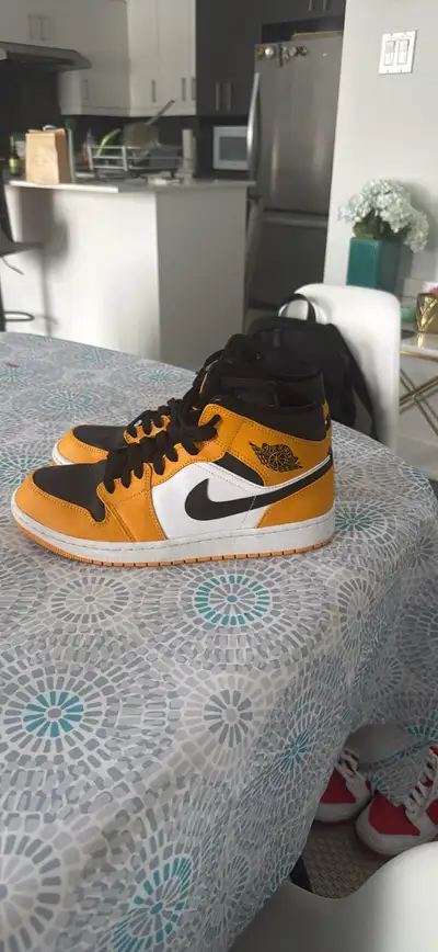 Nike Jordan 1 mid Taxi, View more
