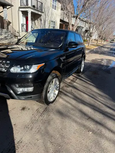 One owner vehicle Dealer maintained Highway driven. Cracked windshield